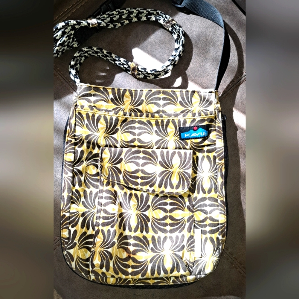 Kavu Limited Edition Crossbody Bag Adjustable Straps Hiking Nature Outdoors